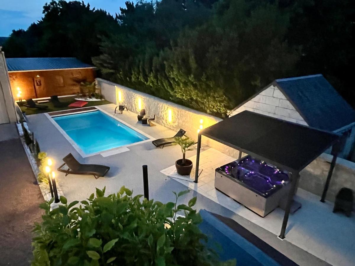 Cave Auger La Maison D'Hotes Restigné Esterno foto